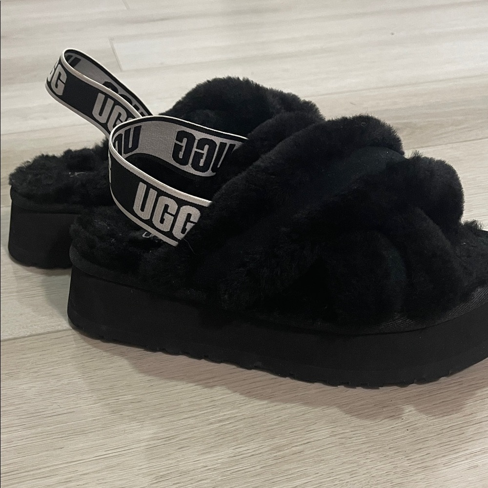 UGG Women's Black Fluffy Slippers